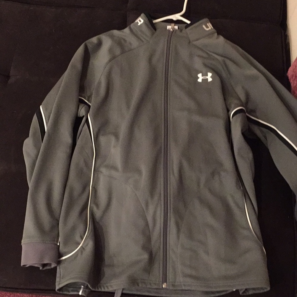 Under Armour warm up suit size XL